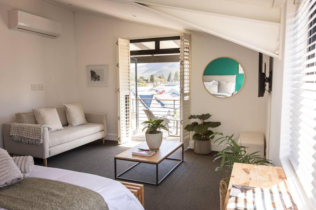 Hermanus Waterfront, Sea View Apartment With Balcony المظهر الخارجي الصورة